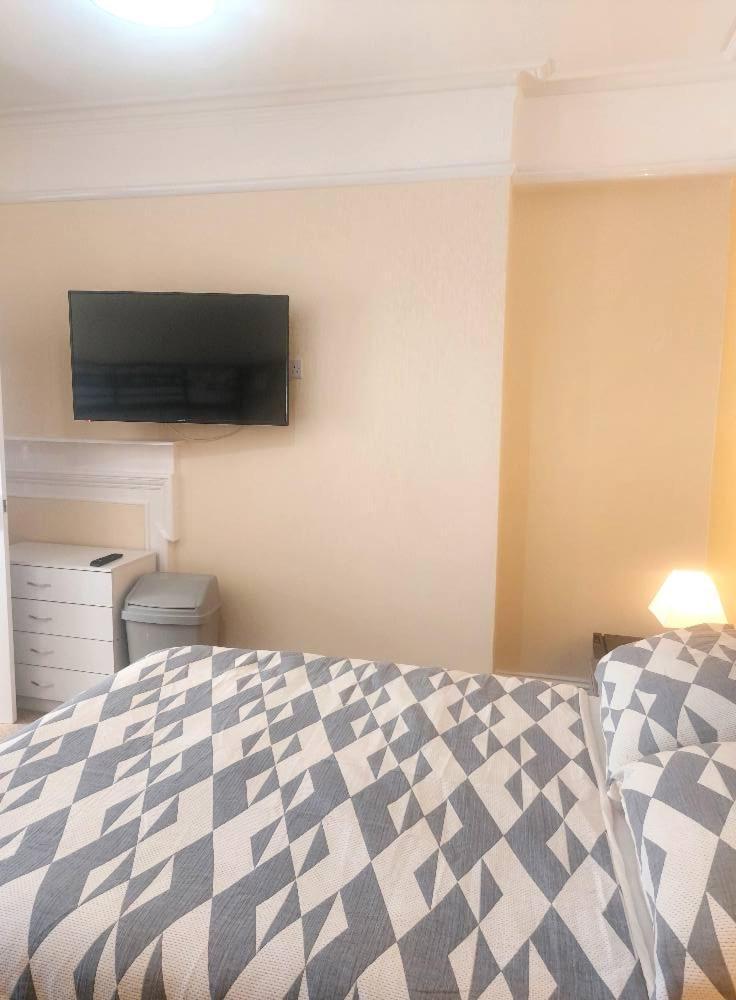 Lea Hurst B & B Bournemouth Eksteriør billede